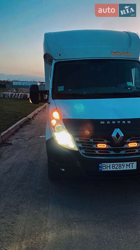Автовоз Renault Master 2016 в Ровно
