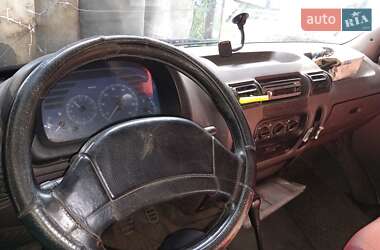 Грузовой фургон Renault Master 2000 в 