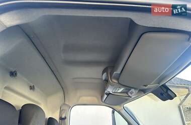 Грузовой фургон Renault Master 2023 в 