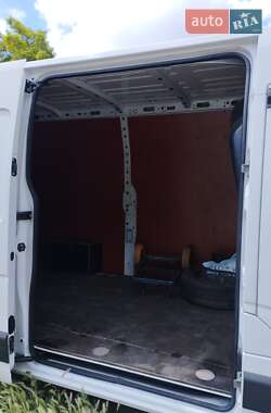 Грузовой фургон Renault Master 2016 в 