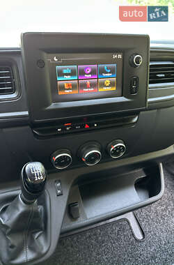 Грузовой фургон Renault Master 2021 в 