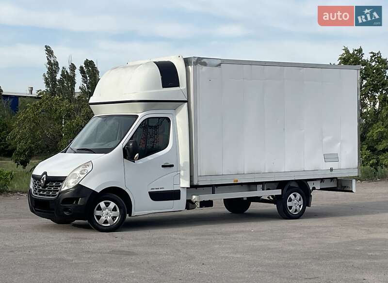 Вантажний фургон Renault Master 2016 в Дніпрі
