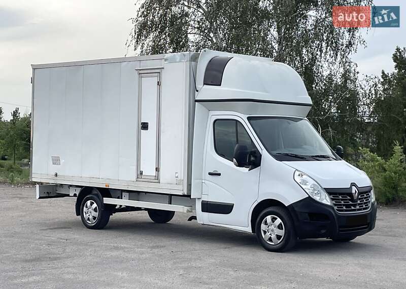 Вантажний фургон Renault Master 2016 в Дніпрі