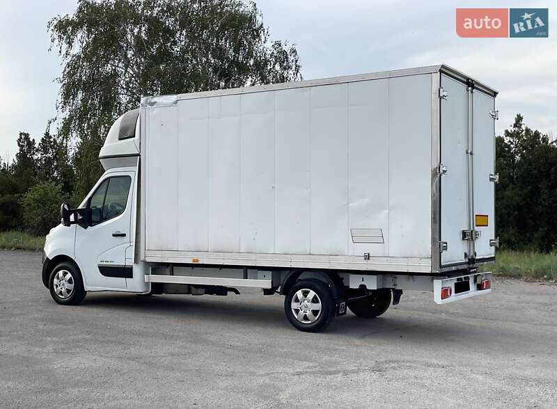 Вантажний фургон Renault Master 2016 в Дніпрі