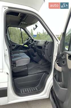 Вантажний фургон Renault Master 2016 в Дніпрі