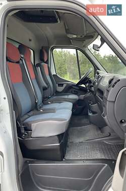 Вантажний фургон Renault Master 2016 в Дніпрі