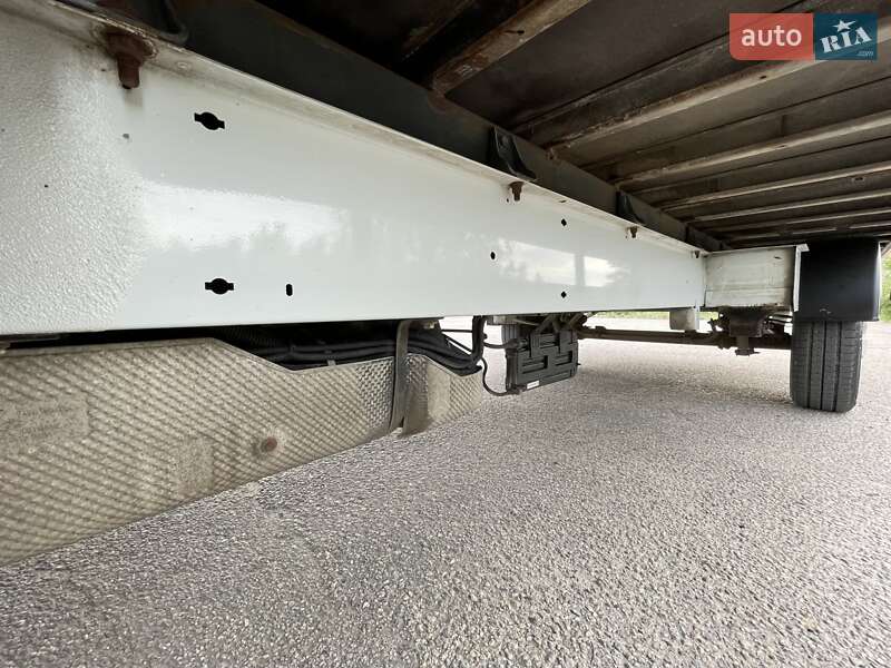 Вантажний фургон Renault Master 2016 в Дніпрі