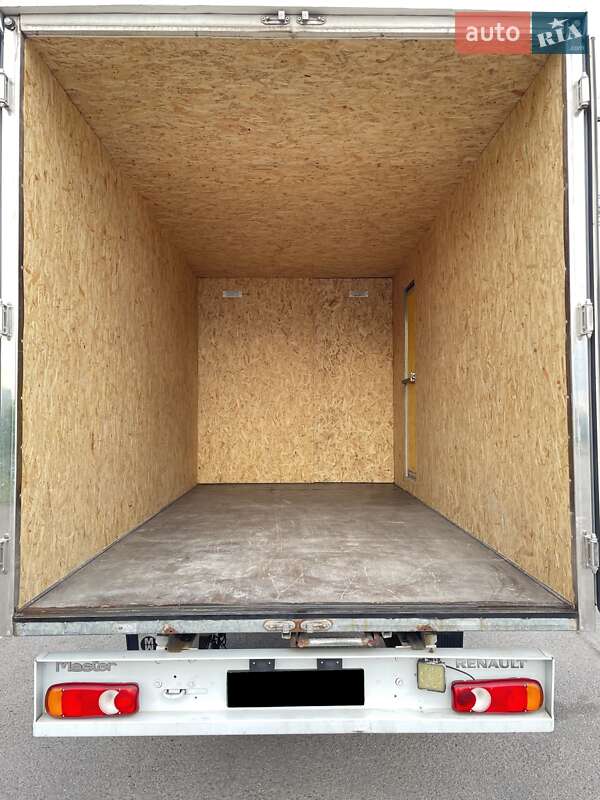 Вантажний фургон Renault Master 2016 в Дніпрі