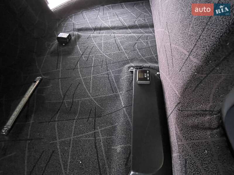 Вантажний фургон Renault Master 2016 в Дніпрі