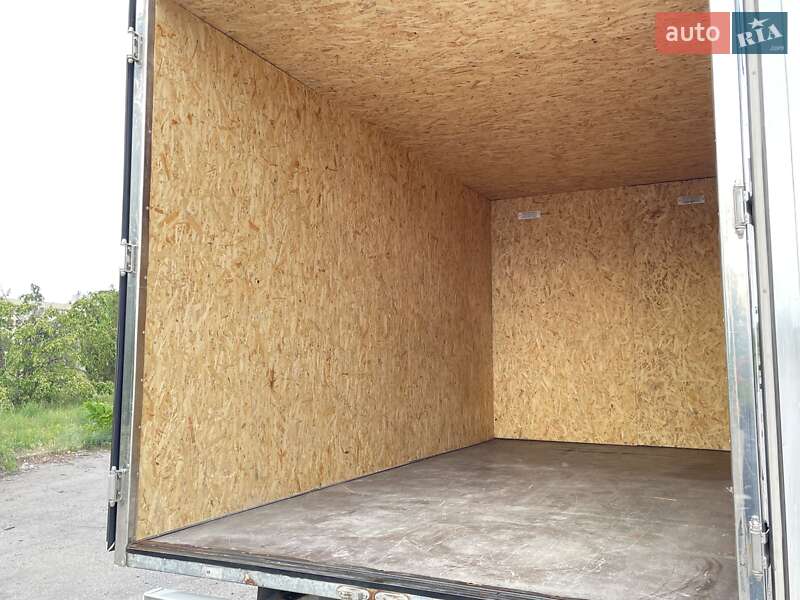 Вантажний фургон Renault Master 2016 в Дніпрі