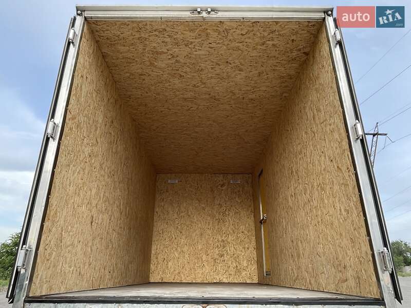 Вантажний фургон Renault Master 2016 в Дніпрі
