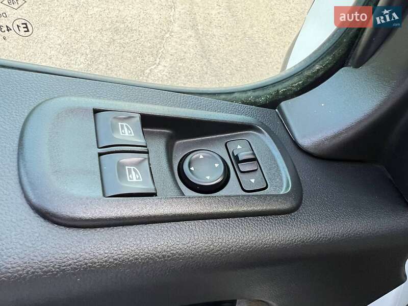 Вантажний фургон Renault Master 2021 в Києві