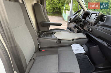 Вантажний фургон Renault Master 2022 в 