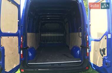Грузовой фургон Renault Master 2022 в 