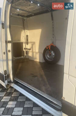 Вантажний фургон Renault Master 2012 в 