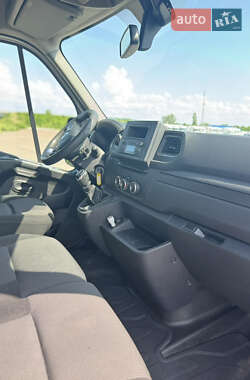 Грузовой фургон Renault Master 2021 в 