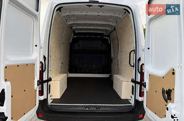 Грузовой фургон Renault Master 2021 в 