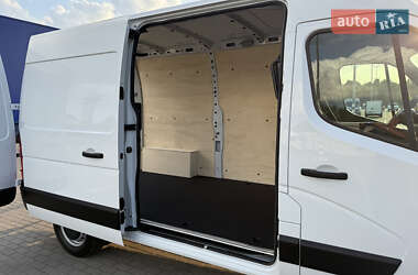 Грузовой фургон Renault Master 2021 в 