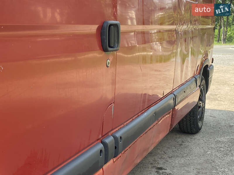 Грузовой фургон Renault Master 2000 в Дрогобыче