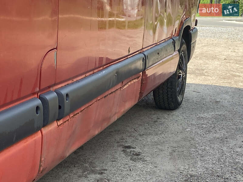 Грузовой фургон Renault Master 2000 в Дрогобыче