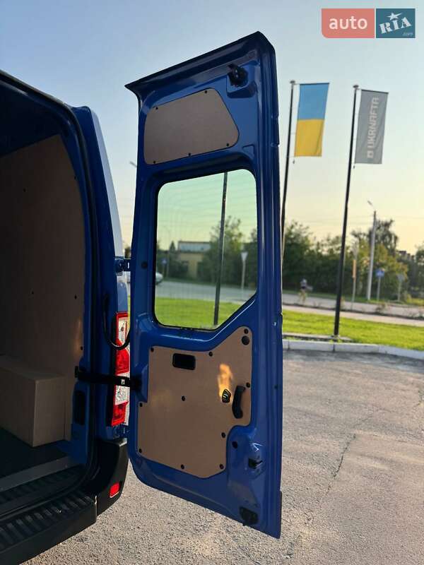 Грузопассажирский фургон Renault Master 2017 в Дубно