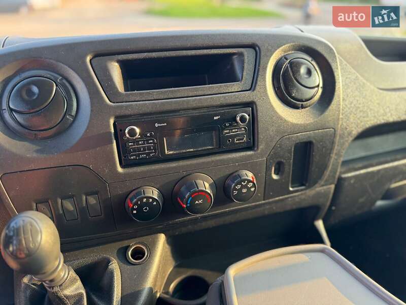 Грузопассажирский фургон Renault Master 2017 в Дубно