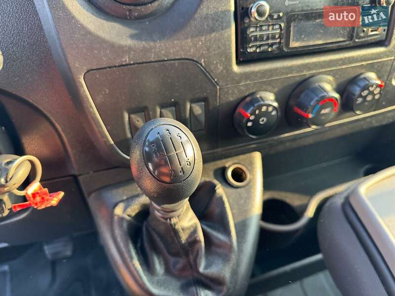 Грузопассажирский фургон Renault Master 2017 в Дубно