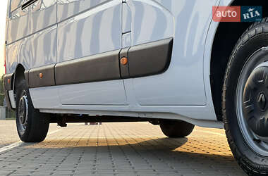 Вантажний фургон Renault Master 2022 в 