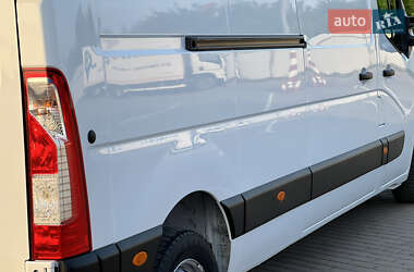 Вантажний фургон Renault Master 2022 в 