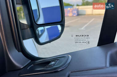 Вантажний фургон Renault Master 2022 в 