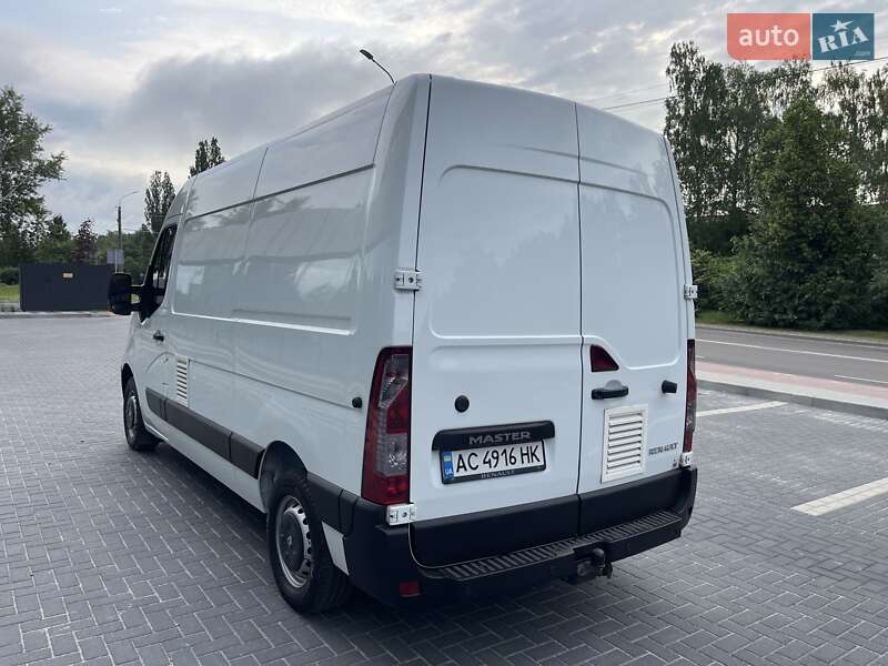 Грузовой фургон Renault Master 2017 в Луцке