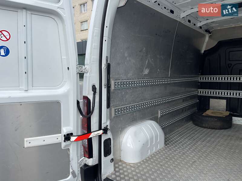 Грузовой фургон Renault Master 2017 в Луцке