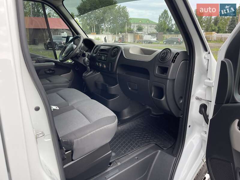 Грузовой фургон Renault Master 2017 в Луцке