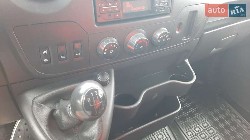 Грузовой фургон Renault Master 2015 в Ивано-Франковске
