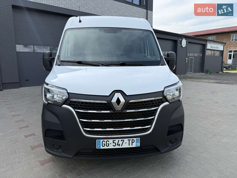 Грузовой фургон Renault Master 2022 в 