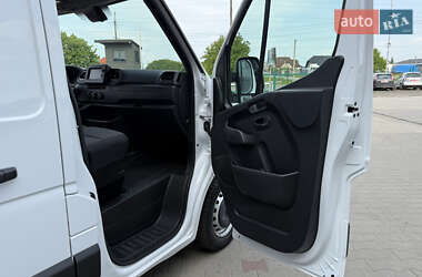 Грузовой фургон Renault Master 2022 в 
