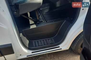 Грузопассажирский фургон Renault Master 2014 в 