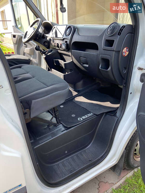 Автовоз Renault Master 2013 в Радивилове