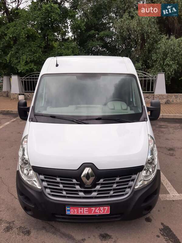 Вантажний фургон Renault Master 2016 в Полтаві