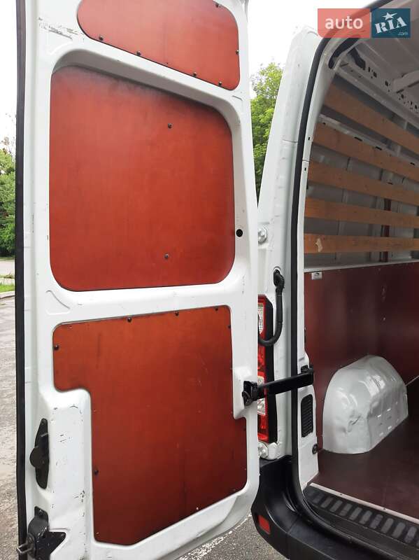 Вантажний фургон Renault Master 2016 в Полтаві