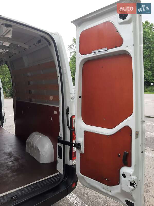 Вантажний фургон Renault Master 2016 в Полтаві