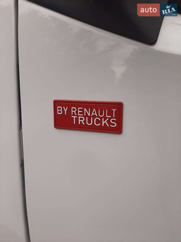 Вантажний фургон Renault Master 2016 в Полтаві