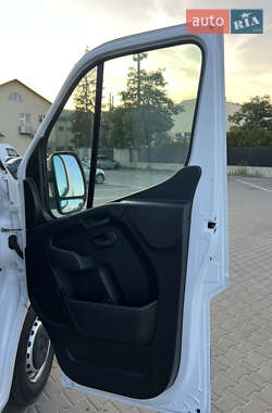 Вантажний фургон Renault Master 2023 в 