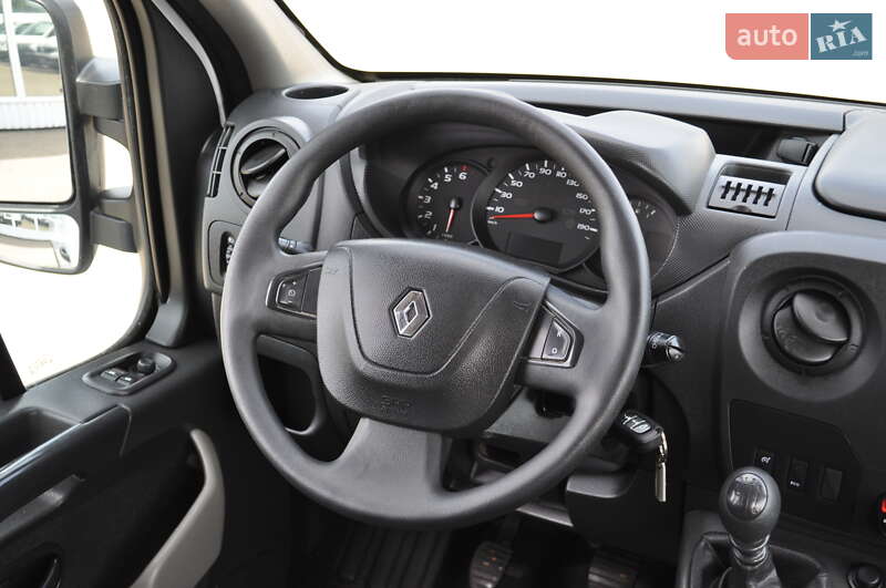 Грузопассажирский фургон Renault Master 2018 в Киеве