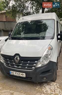 Вантажний фургон Renault Master 2016 в Дніпрі