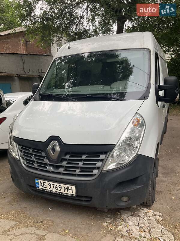 Грузовой фургон Renault Master 2016 в 