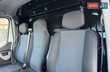 Грузовой фургон Renault Master 2018 в 