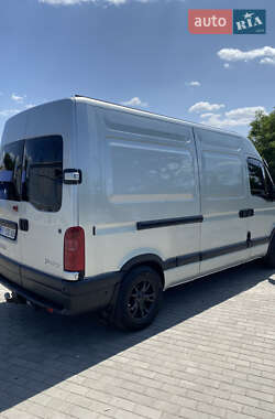 Грузовой фургон Renault Master 2001 в 