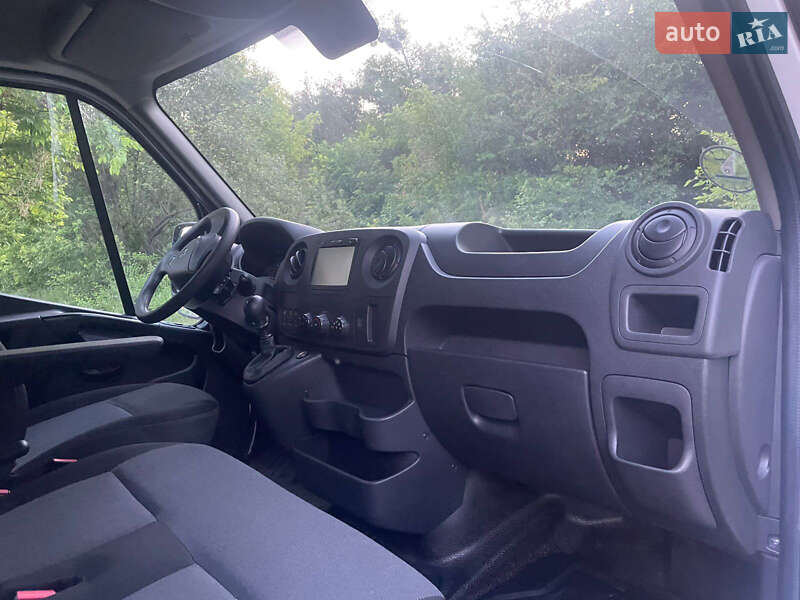 Грузовой фургон Renault Master 2019 в Коростене