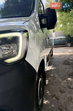 Грузовой фургон Renault Master 2020 в 